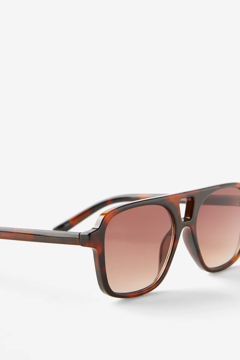 Rubi Peyton Aviator Sunglasses